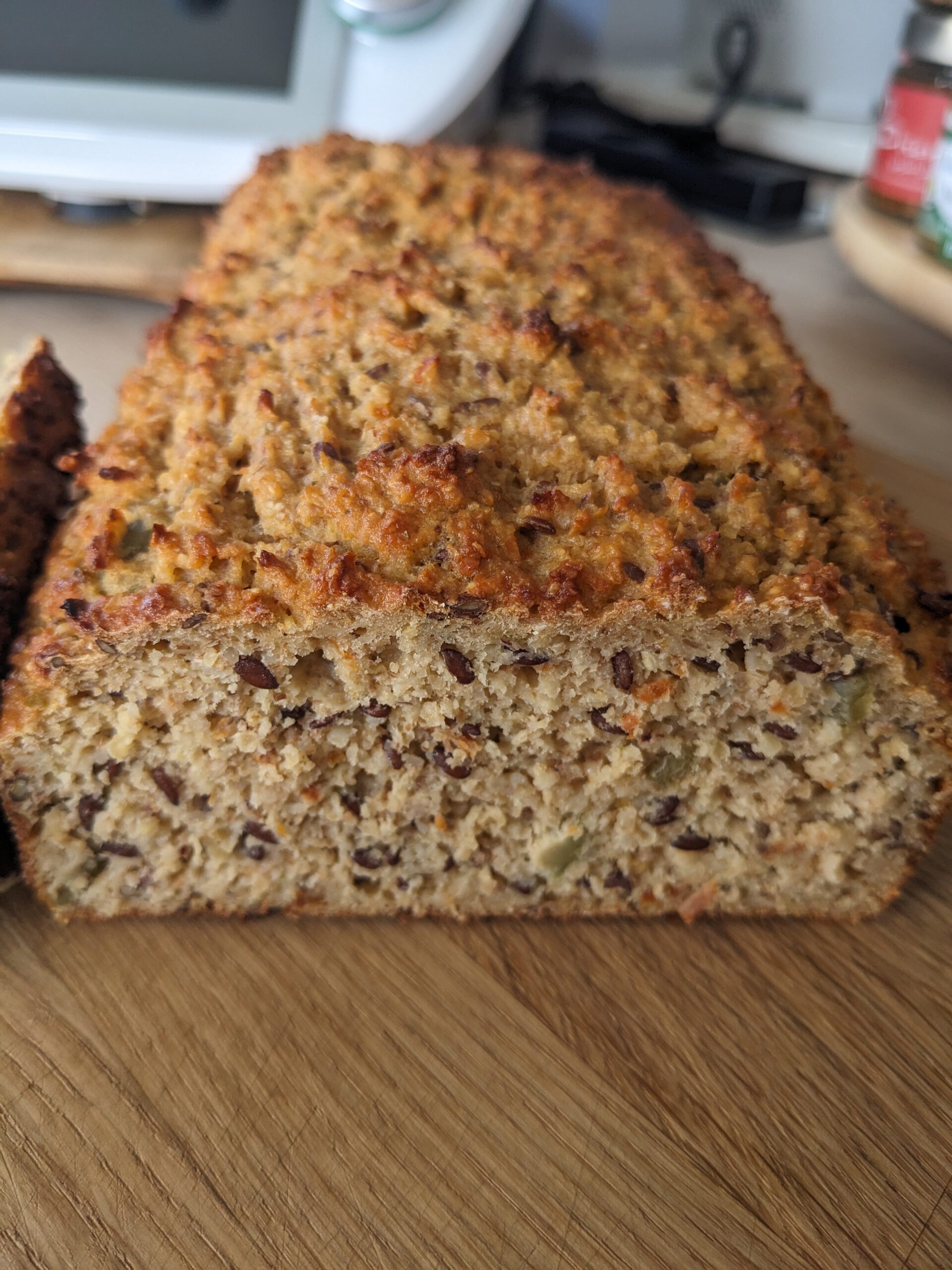 Mehr über den Artikel erfahren Tomaten-Oliven-Brot ohne Mehl